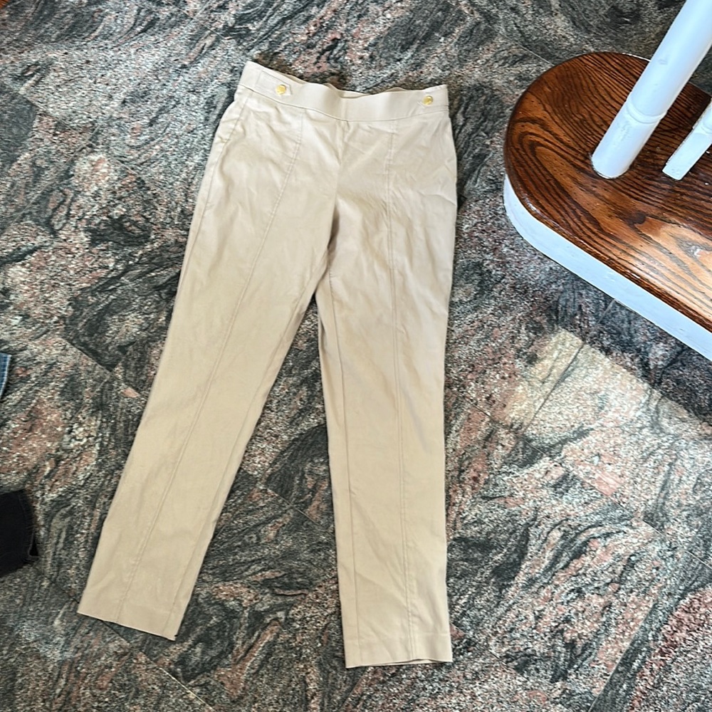 Anne klein tan stretchy ankle crop pant size 8 NWOT